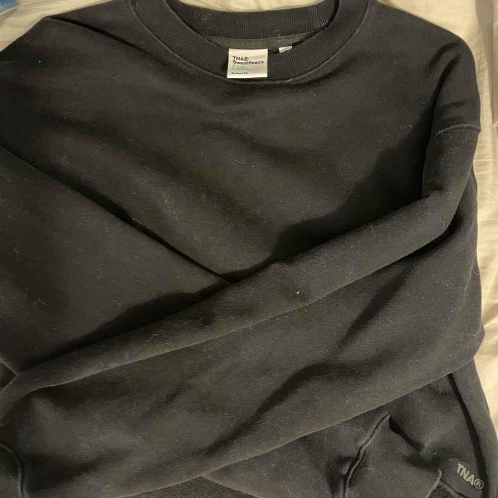 Aritzia Black Crop Sweatshirt